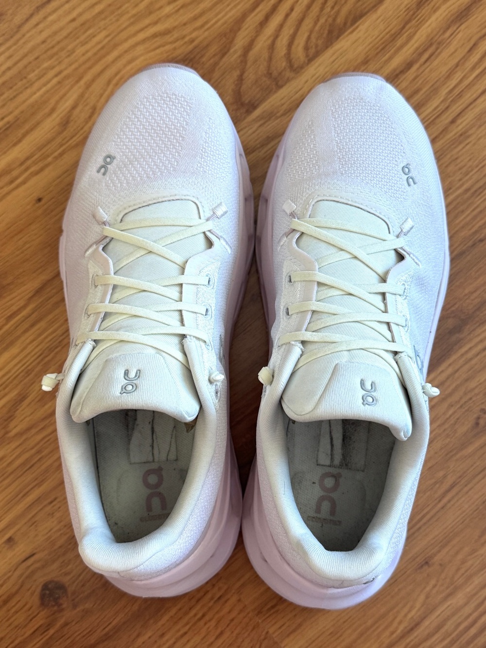 On Cloudtilt Women’s 9 / EU 40.5 in Ivory/Orchid